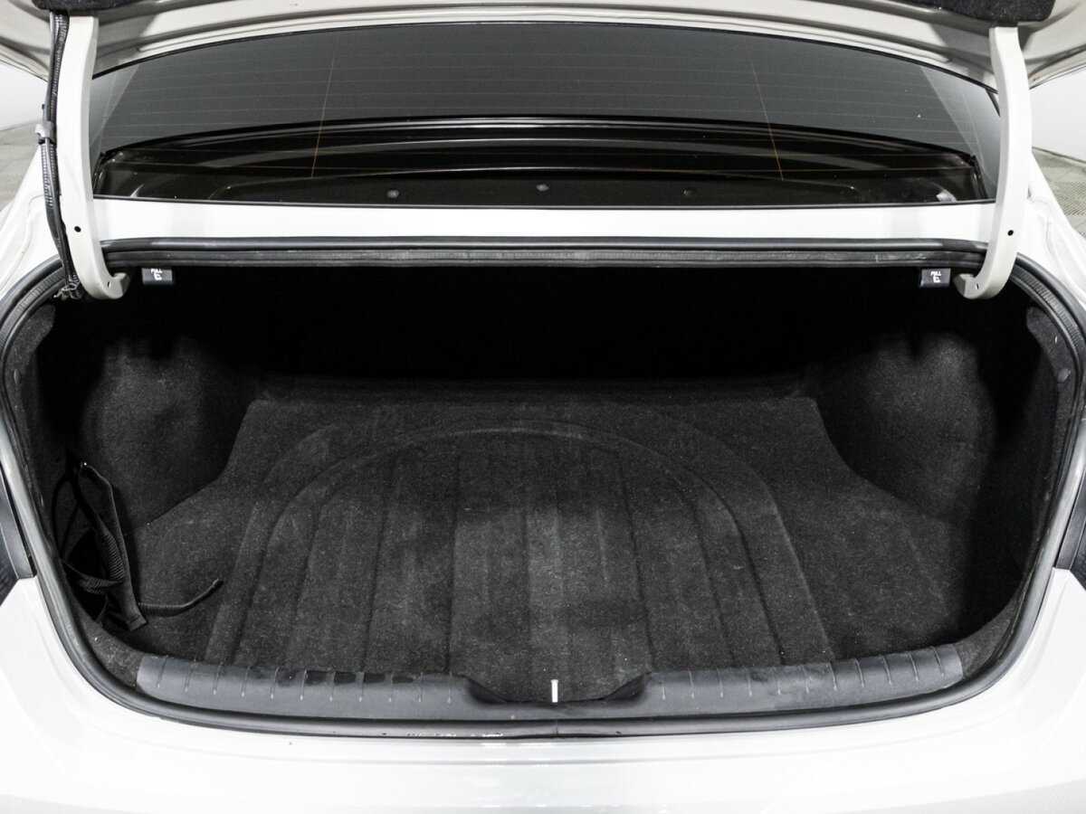 Hyundai Elantra, 2021 Фото №15