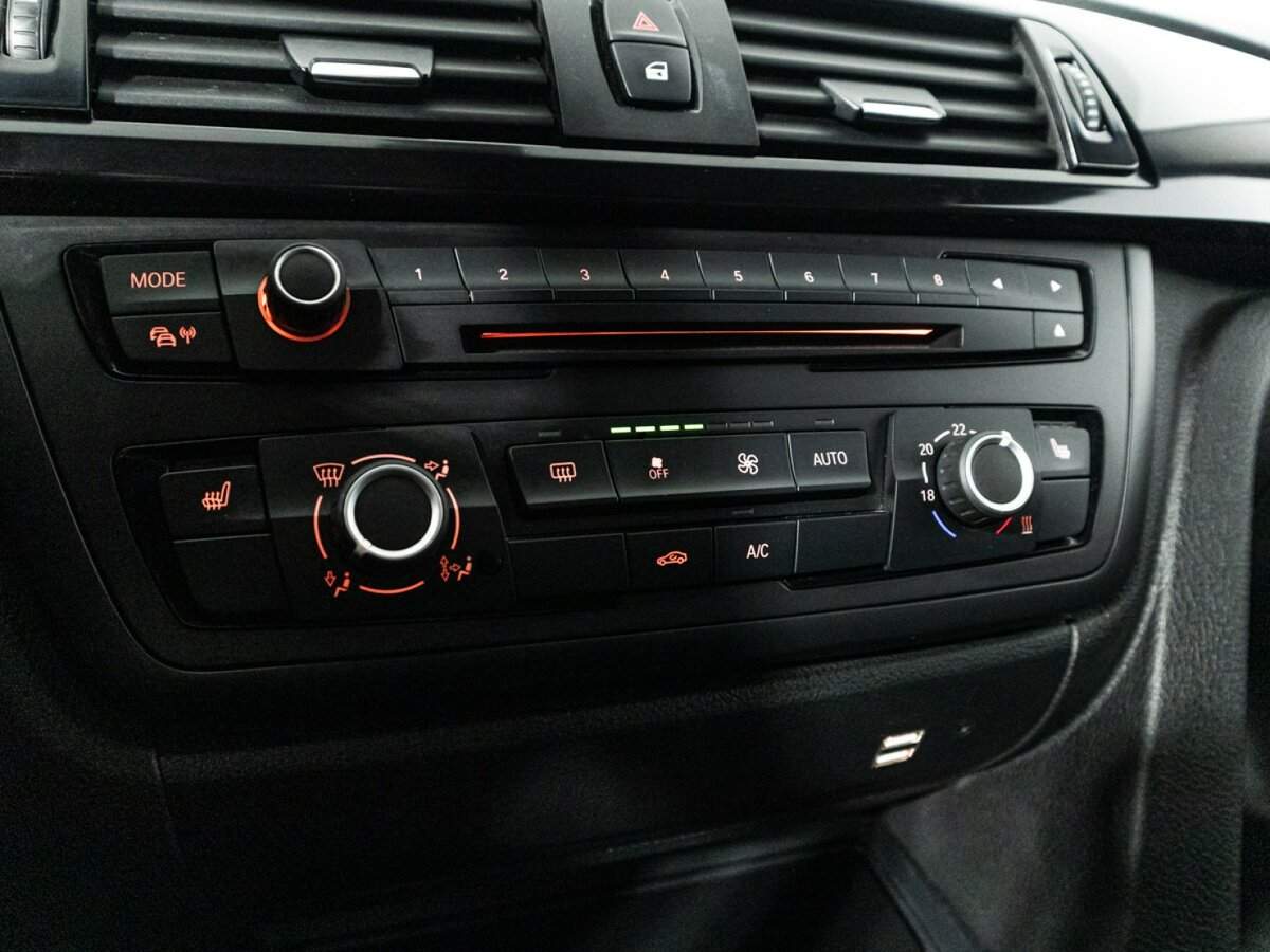 BMW 3 серии 316i, 2013 Фото №20