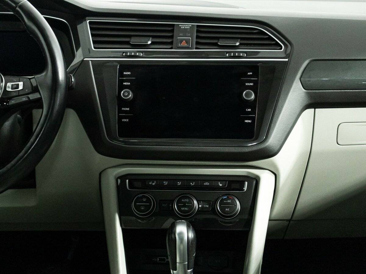 Volkswagen Tiguan, 2018 Фото №14