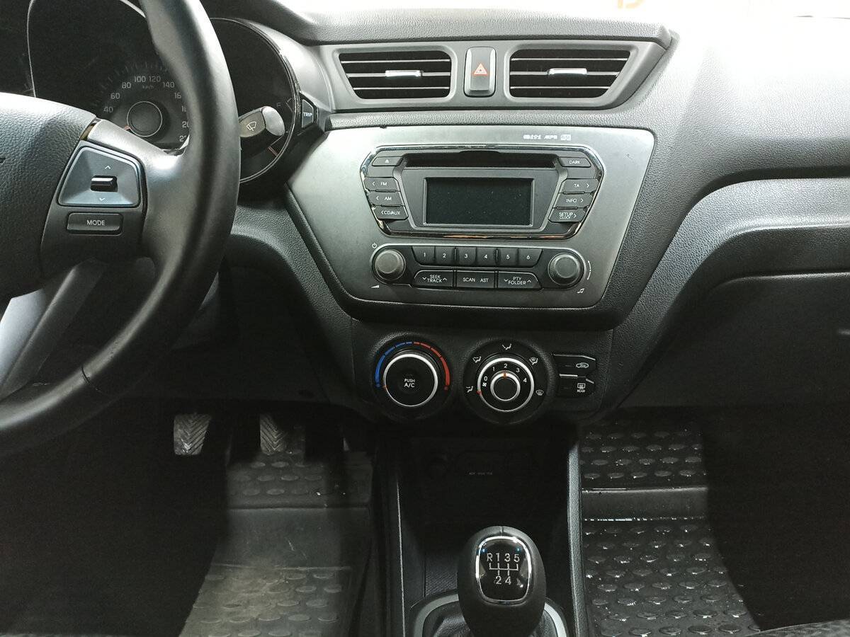 Kia Rio 5-speed, 2013 Фото №15