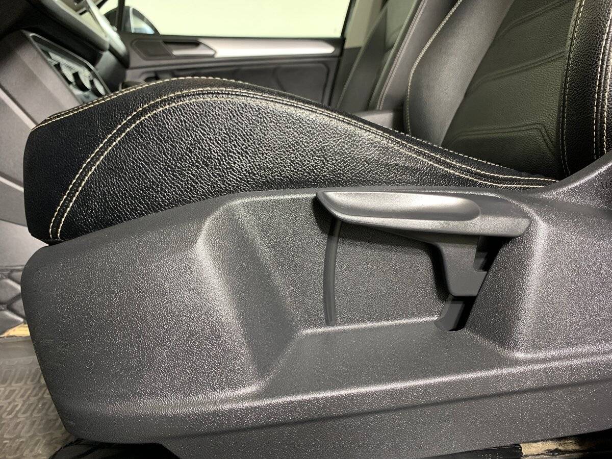 Volkswagen Tiguan, 2019 Фото №16