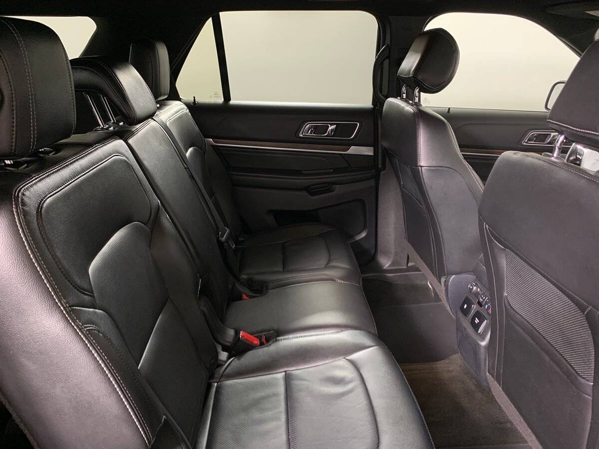 Ford Explorer, 2016 Фото №17