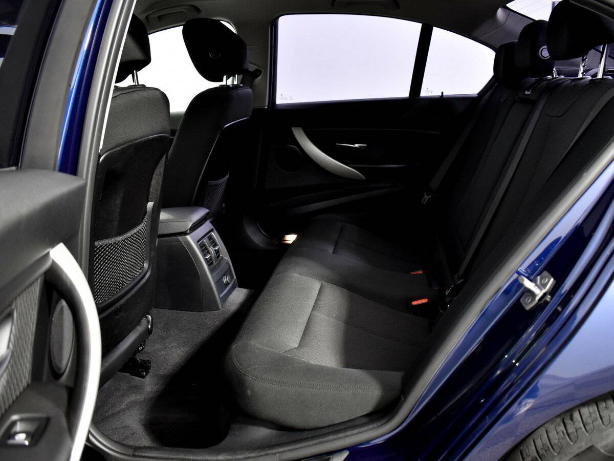 BMW 3 серии 318i, 2015 Фото №12