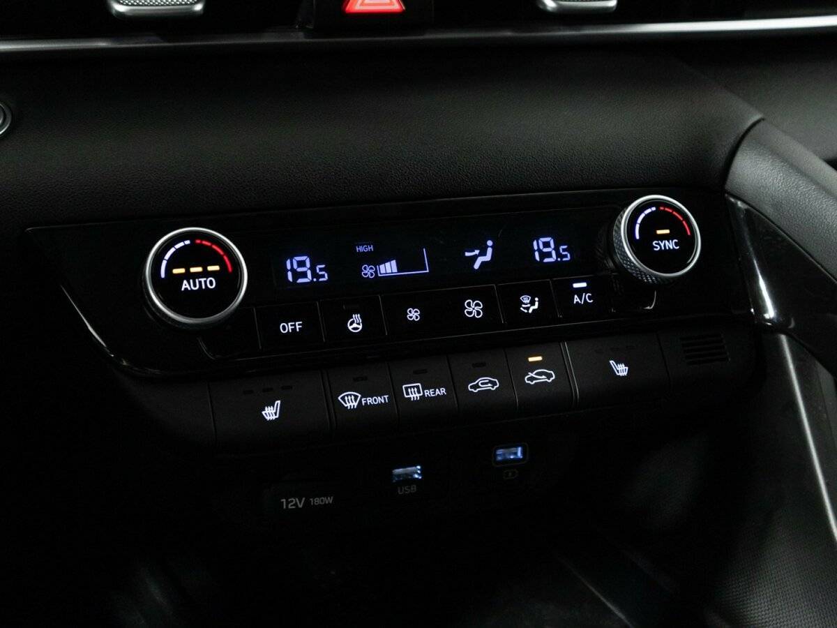 Hyundai Elantra, 2021 Фото №16