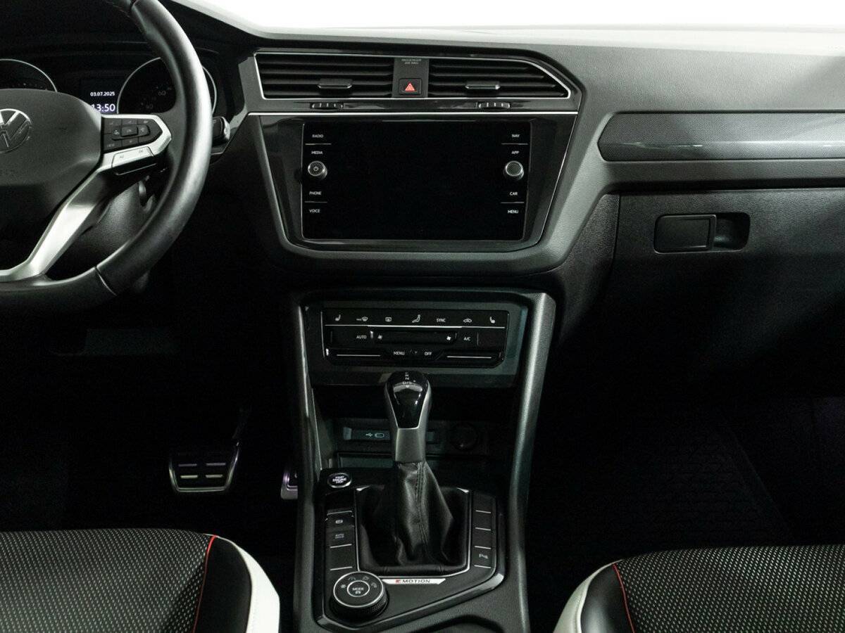 Volkswagen Tiguan, 2022 Фото №14