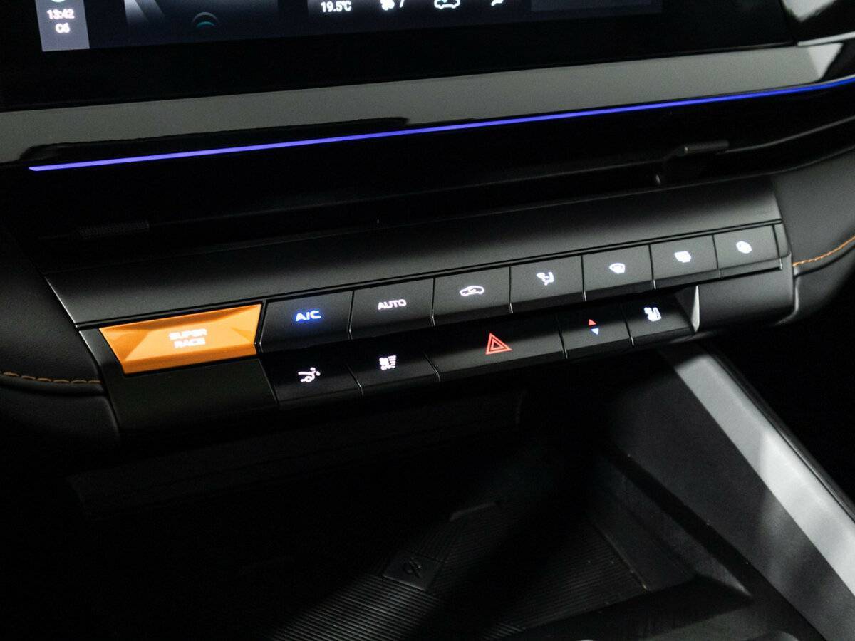 Changan UNI-V, 2023 Фото №22