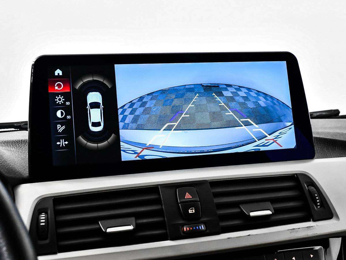 BMW 3 серии 318i, 2015 Фото №18