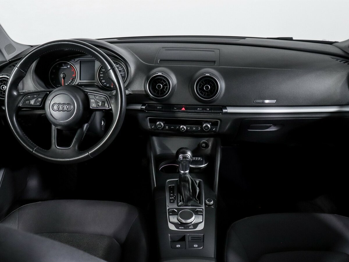 Audi A3 III (8V) Рестайлинг, 2016 Фото №10