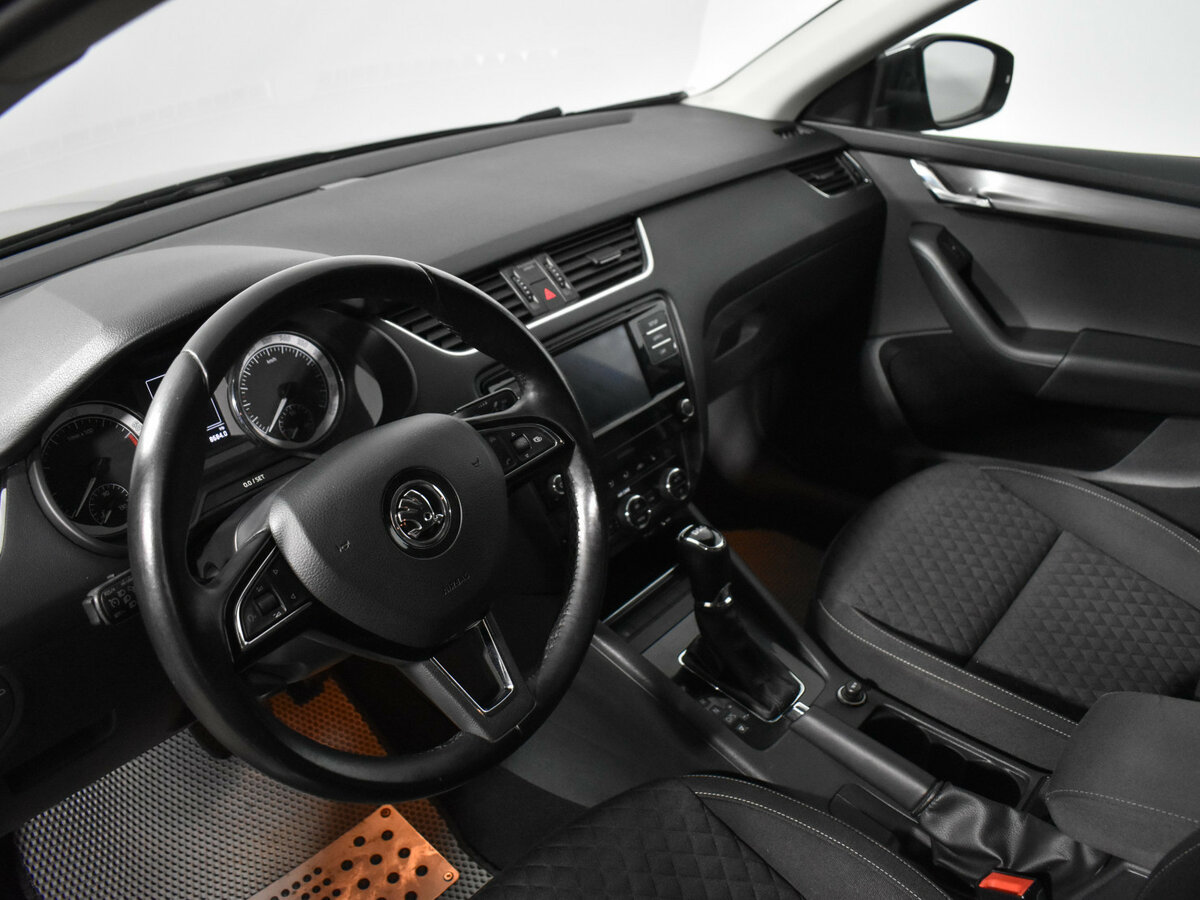 Skoda Octavia III (A7) Рестайлинг, 2017 Фото №9