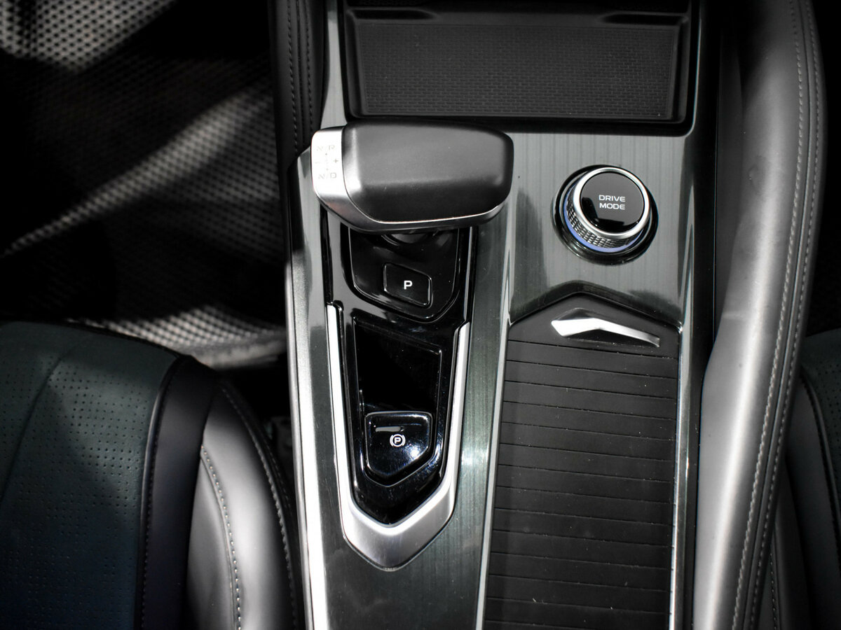 Geely Monjaro I, 2023 Фото №9