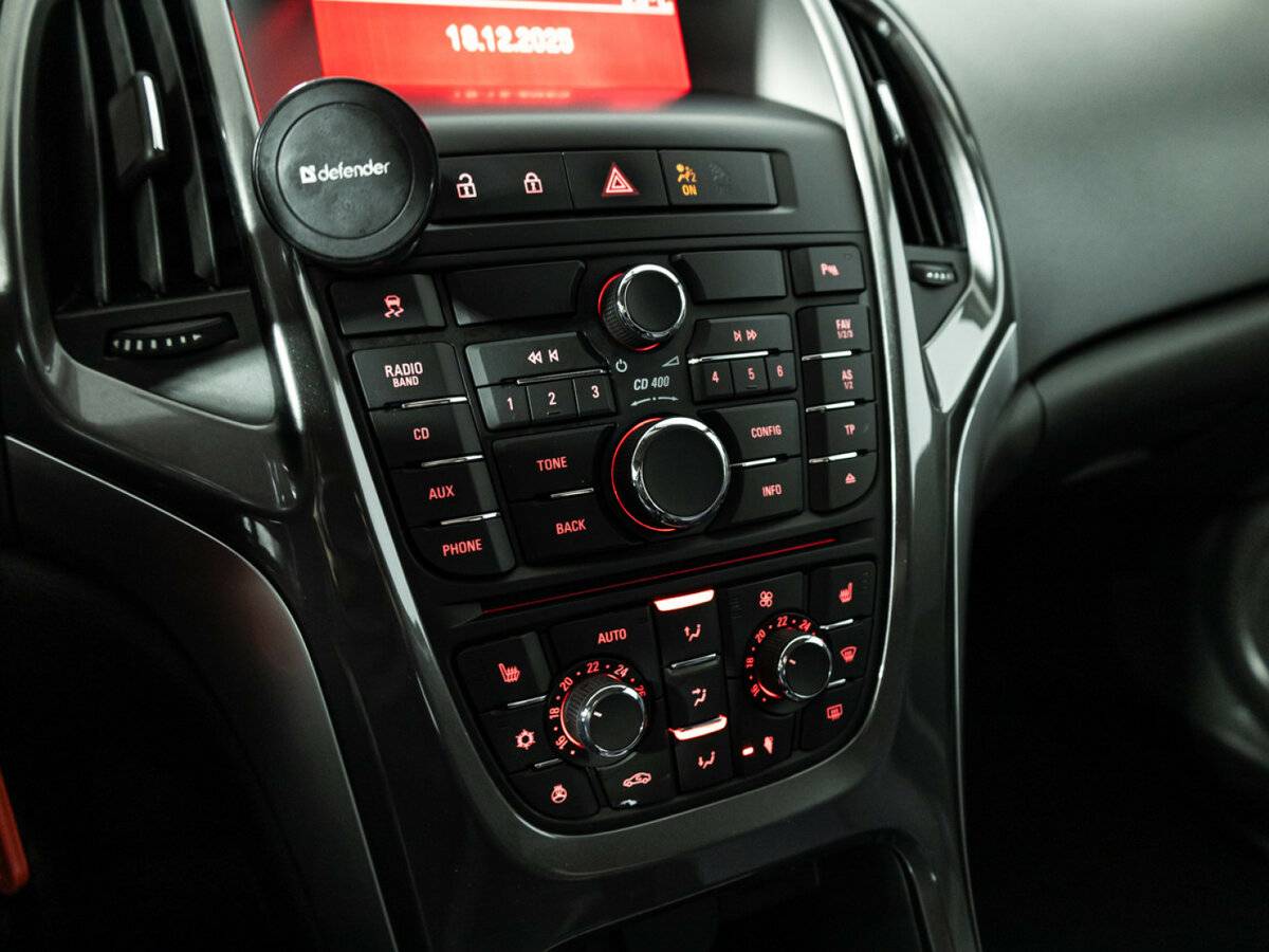 Opel Astra J Рестайлинг, 2013 Фото №3