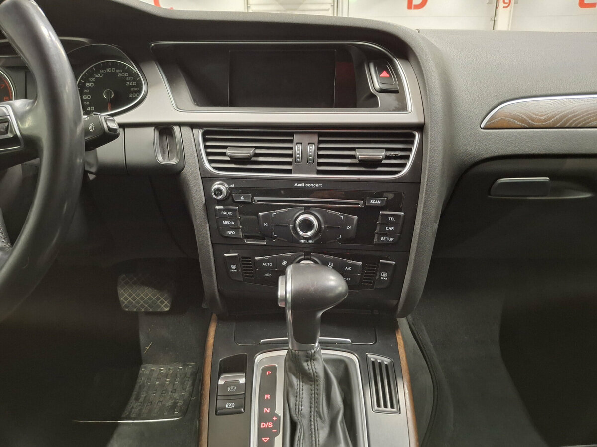 Audi A4 IV (B8) Рестайлинг, 2015 Фото №15